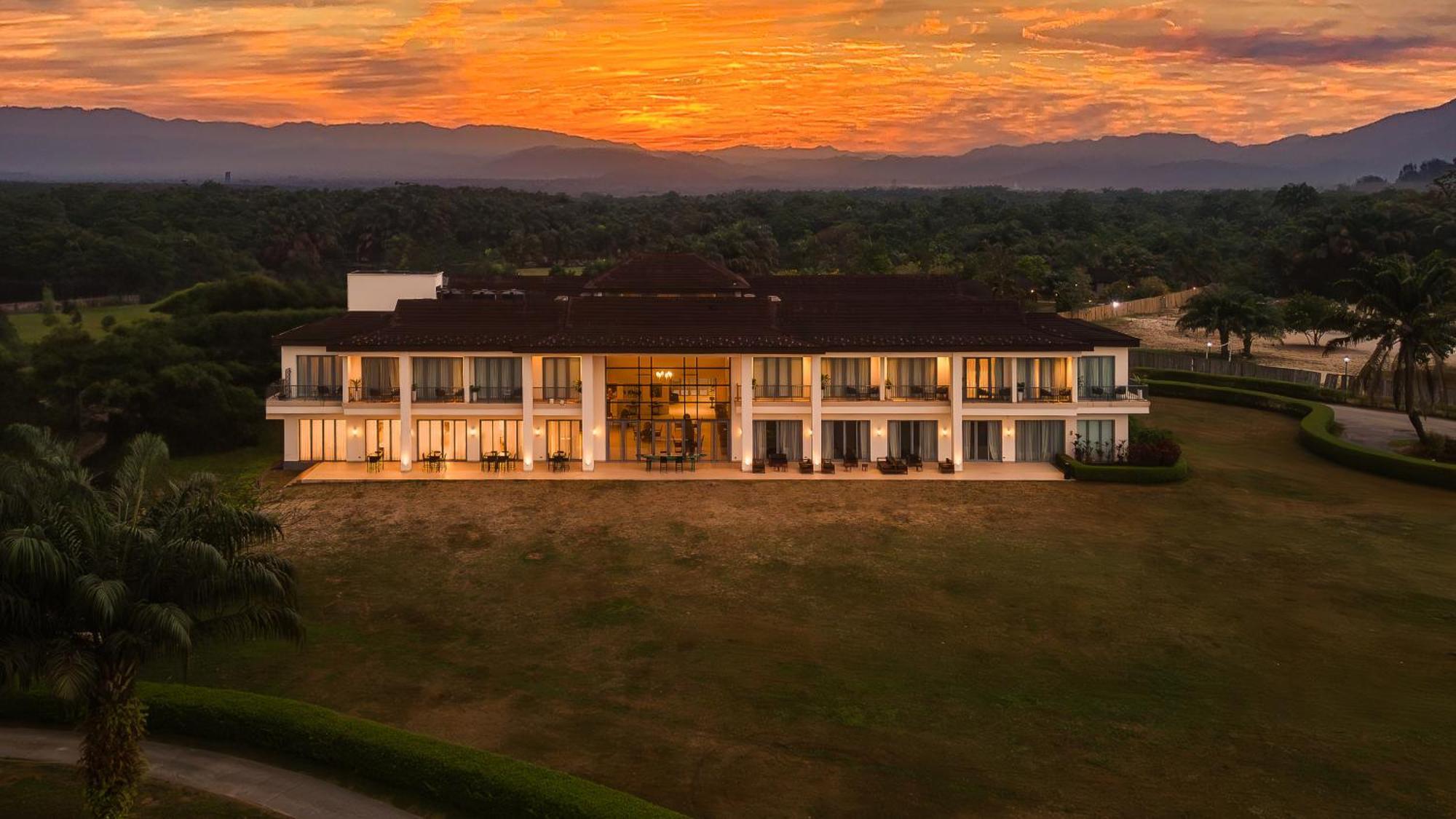 Lakowe Lakes Hotel, Golf And Country Estate By Newmark Lagos Exteriör bild